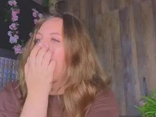 Missbadtiming  live sex cam