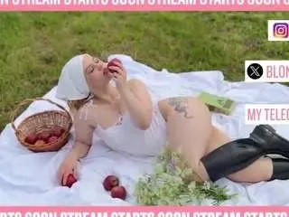 Sexydoll112  live sex cam
