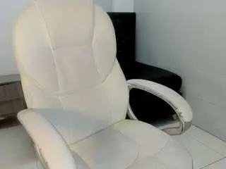 Ashleyvanesars  live sex cam