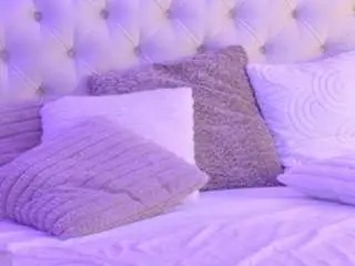 Blondeenigma  live sex cam