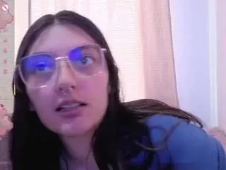 Lesliee22  live sex cam