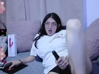 Lesliee22  live sex cam