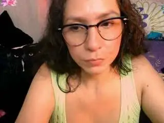 Naih-reyes  live sex cam
