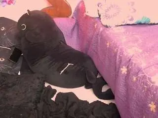 Naih-reyes  live sex cam