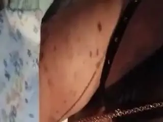Yellaaweetz  live sex cam