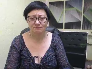 Emilyl0ve  live sex cam