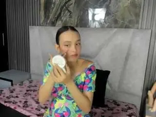 Heidyqueen  live sex cam