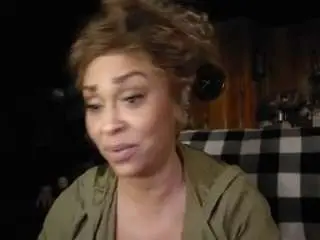 Lushdiamondz  live sex cam