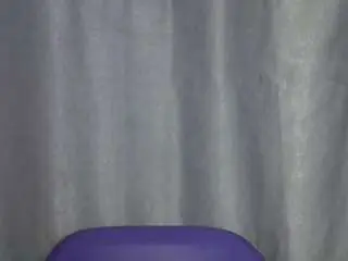 Freakybrula  live sex cam