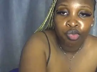 Freakybrula  live sex cam