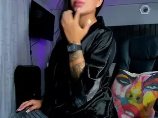 Lizzypink  live sex cam