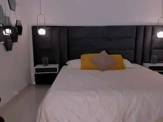 Ninamichellex  live sex cam