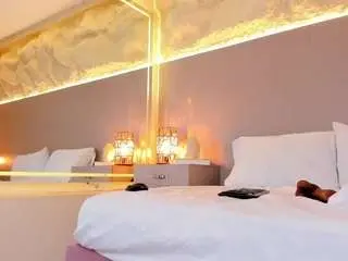 Emma-kitty  live sex cam