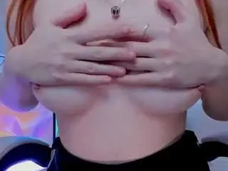 Miagingerrose  live sex cam