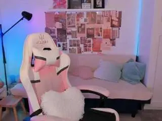 Miagingerrose  live sex cam