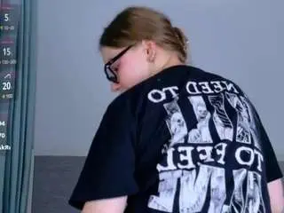 Crystalux  live sex cam