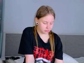 Crystalux  live sex cam