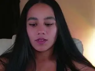 Dafnee-ds  live sex cam