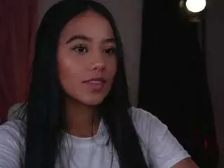 Dafnee-ds  live sex cam