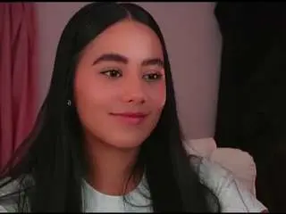Dafnee-ds  live sex cam