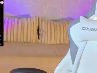 Flamygold  live sex cam