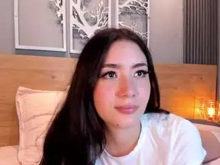 Lunar-leen  live sex cam