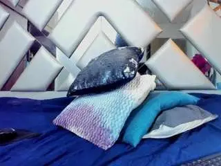 Nahomii-hill  live sex cam