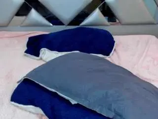Nahomii-hill  live sex cam