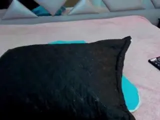 Nahomii-hill  live sex cam