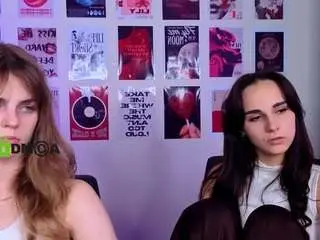 Naya-may  live sex cam