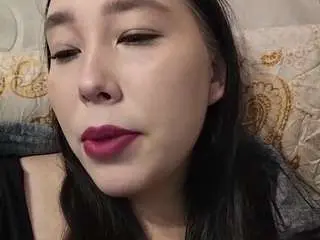 Charliekwaterski  live sex cam