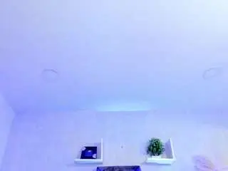 Emiliaa-rosse  live sex cam