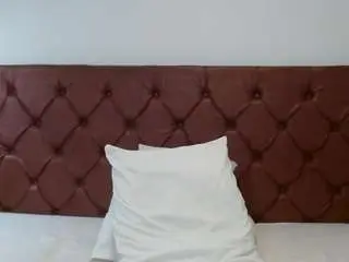 Noiravale  live sex cam