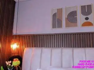 Ashleyy-23  live sex cam