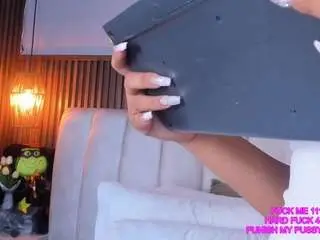 Ashleyy-23  live sex cam