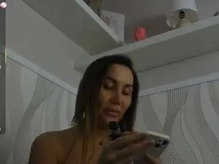 Trishanaugty  live sex cam