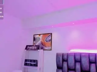 Victoria-mooree  live sex cam