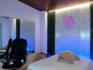 Victoria-mooree  live sex cam