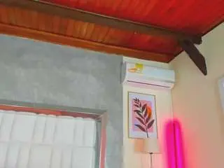 Almasaennz  live sex cam