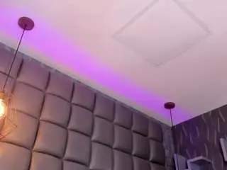 Megan-woll  live sex cam