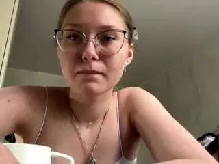 Brunachamers  live sex cam