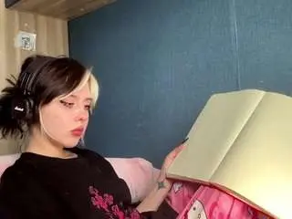 Shantelhurt  live sex cam