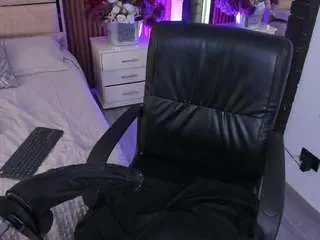 Shantalmilf  live sex cam