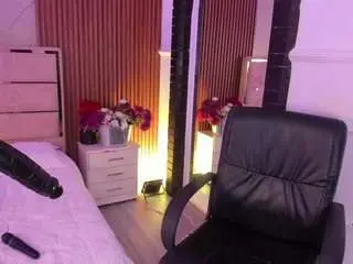 Shantalmilf  live sex cam