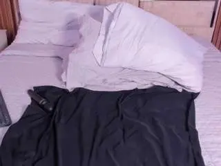 Shantalmilf  live sex cam