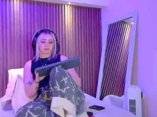 Emily-white9  live sex cam