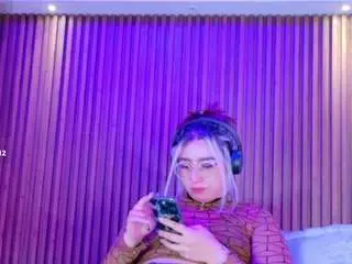 Emily-white9  live sex cam