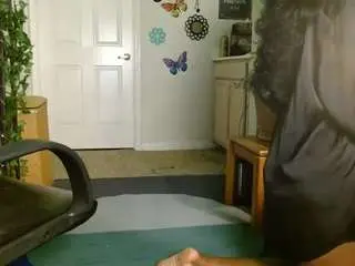 Moebootyrayna  live sex cam