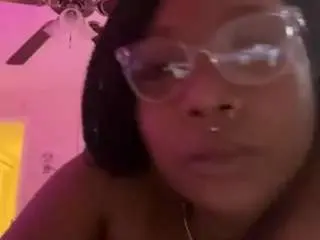 Miraclebaeby25  live sex cam