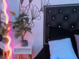 Sweet-ariadnaaa  live sex cam